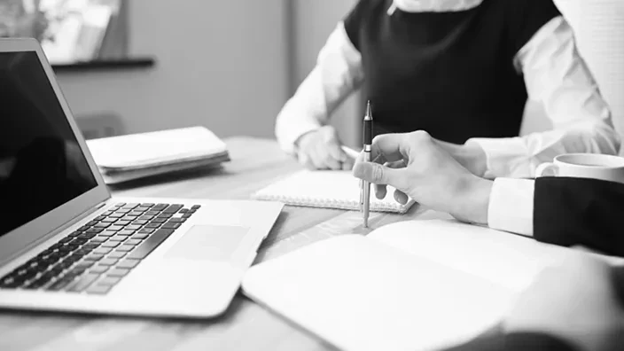 Консультации и юридическая поддержка