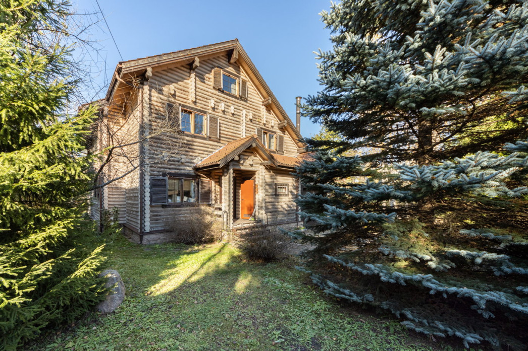 3-этажный дом 277 м² на участке 12,6 соток в Новой Москве