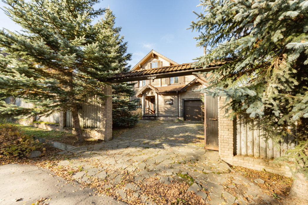 3-этажный дом 277 м² на участке 12,6 соток в Новой Москве